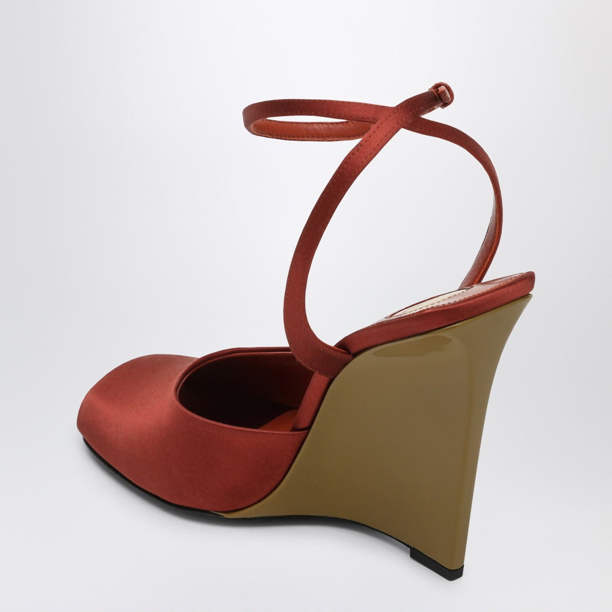 Saint Laurent Saint Laurent Zeppe La Scandale in satin rust color