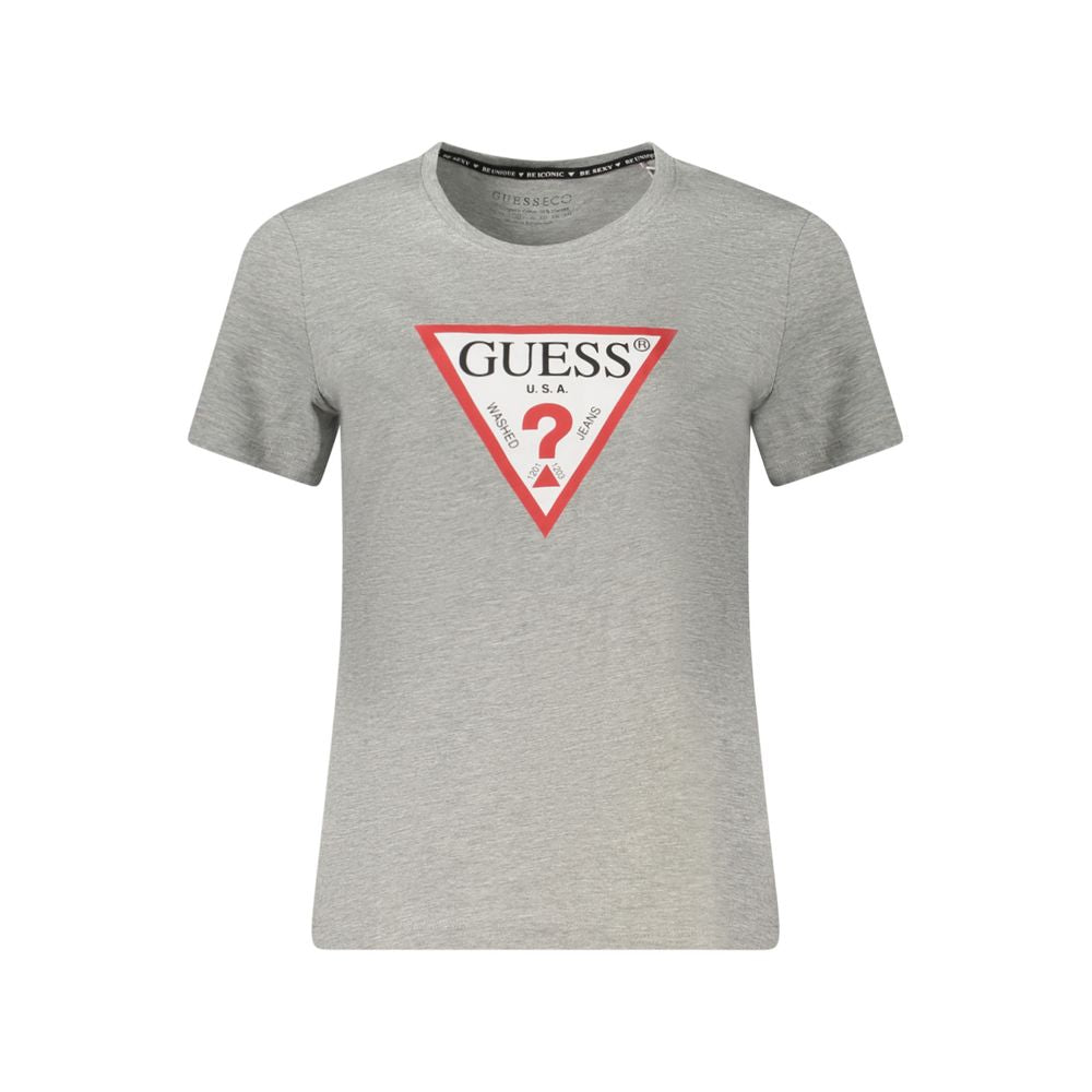 بنطلون جينز رمادي من Guess مع تي شيرت قطني