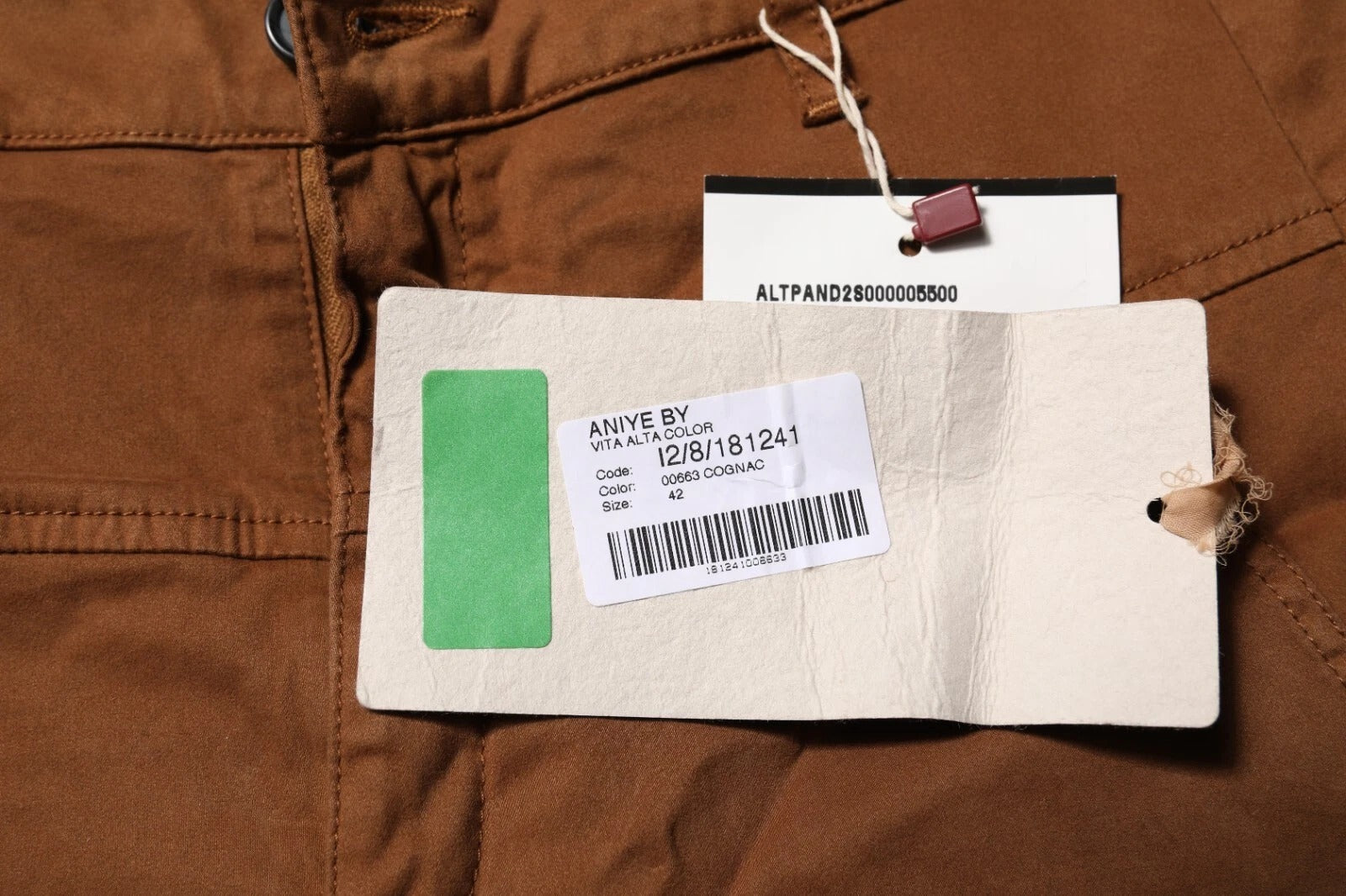 بنطلون أنيي باي براون بخصر عالٍ وقصة واسعة