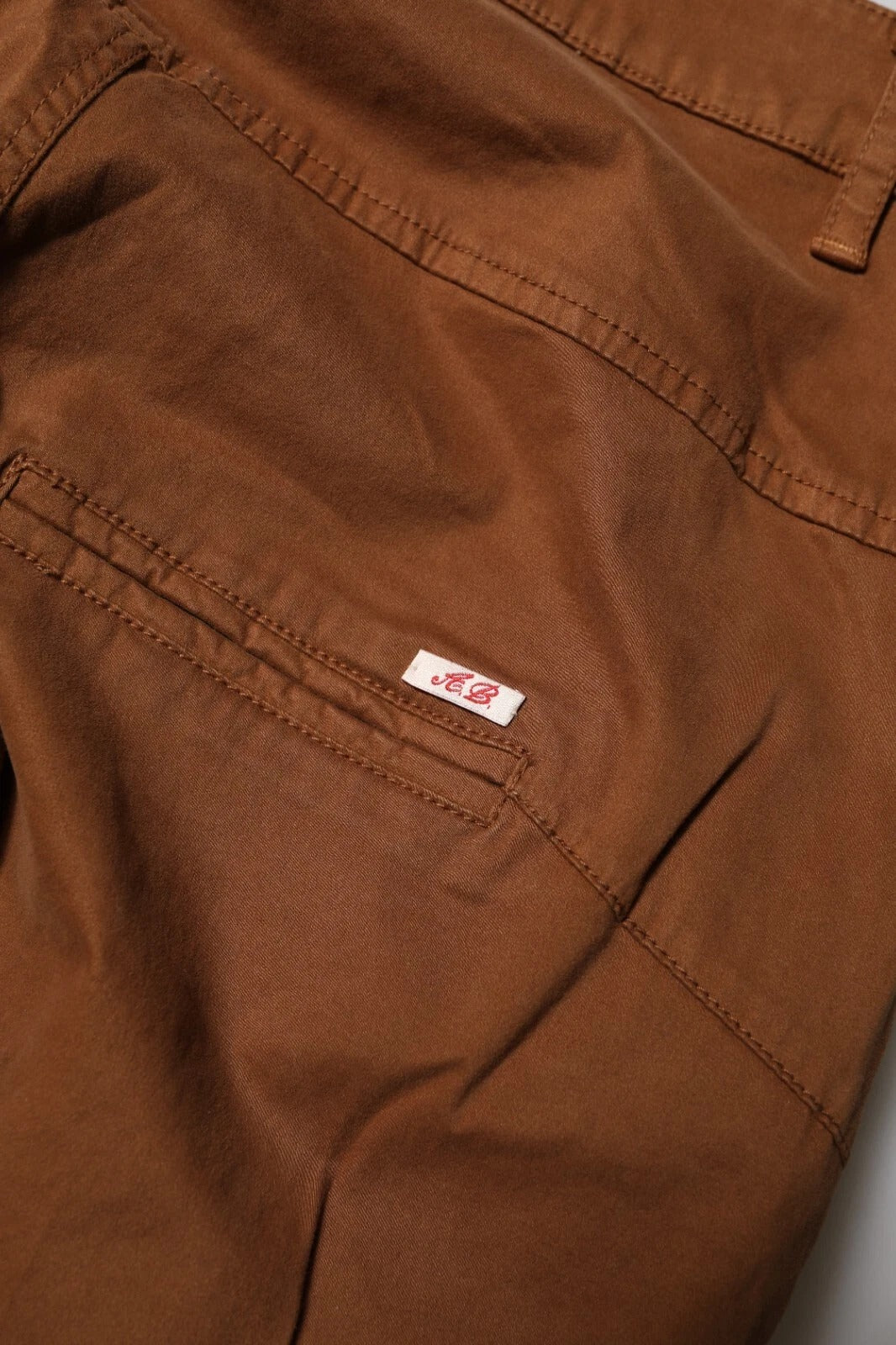 بنطلون أنيي باي براون بخصر عالٍ وقصة واسعة