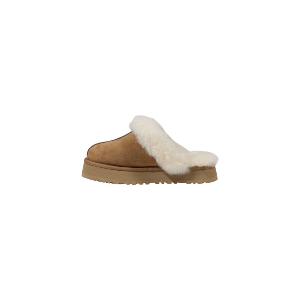 شبشب UGG من الجلد المدبوغ باللون البيج