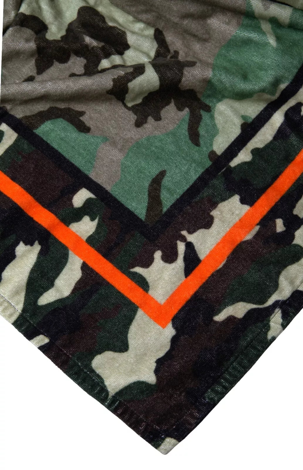 وشاح دولتشي آند غابانا متعدد الألوان من القطن المطبوع