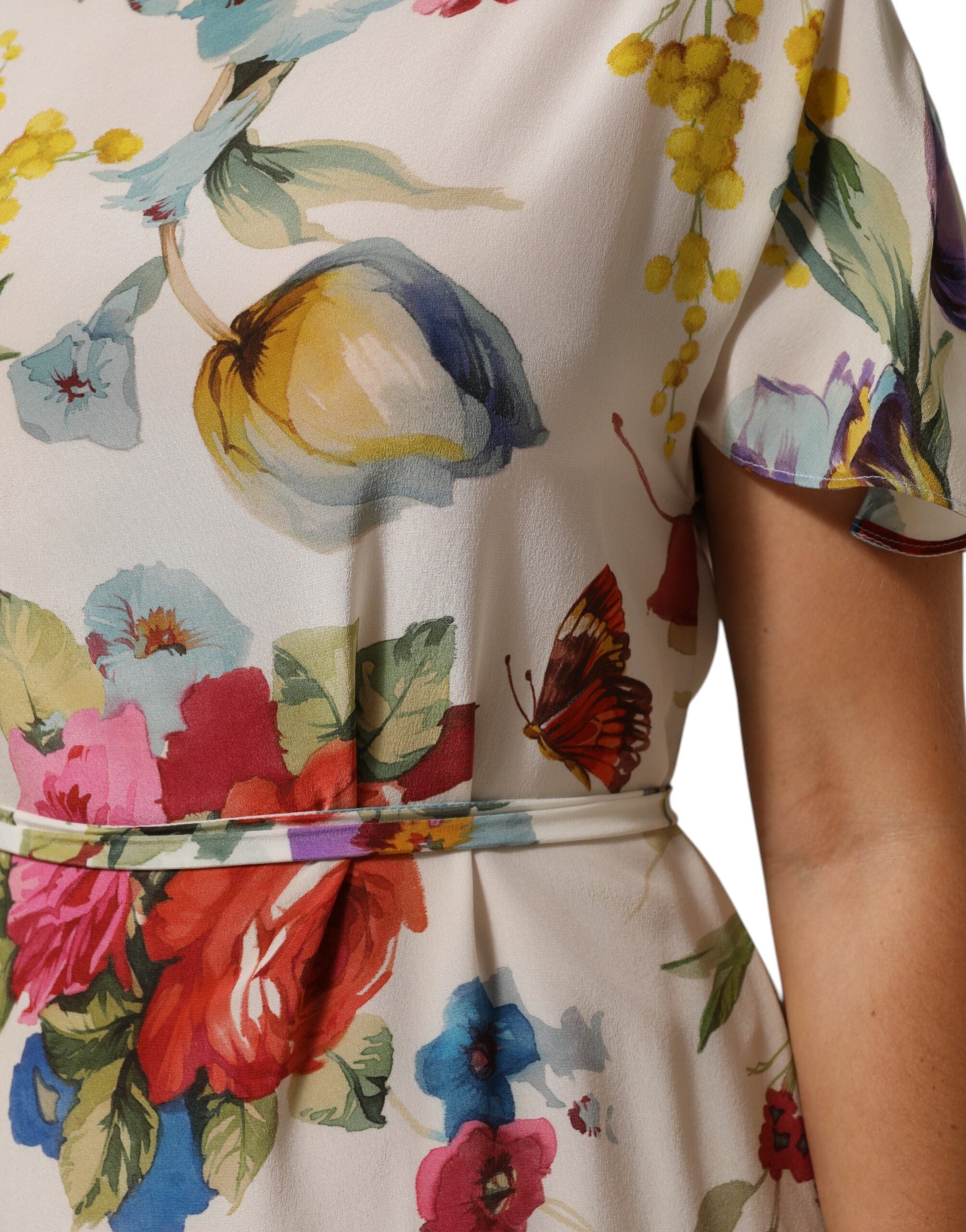 فستان دولتشي آند غابانا طويل من الحرير بطبعة زهور بيضاء