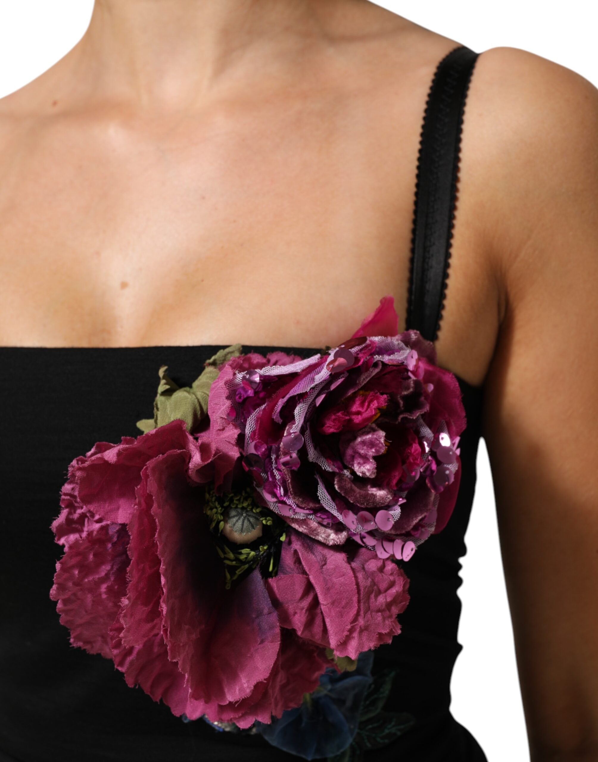 فستان دولتشي آند غابانا ضيق مزين بالزهور السوداء