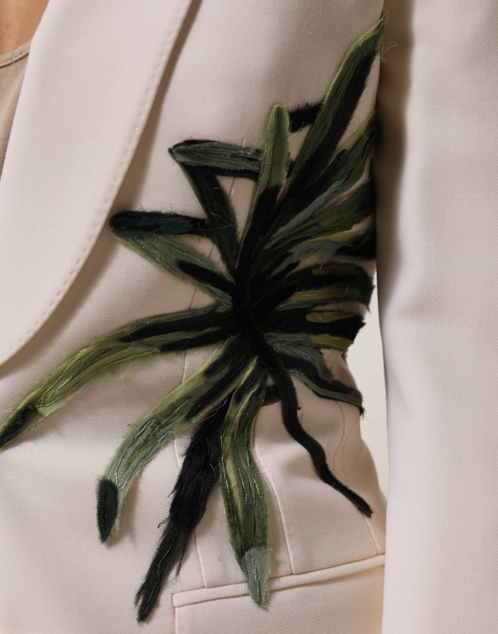 جاكيت دولتشي آند غابانا بيج مطرز بصف واحد من الأزرار