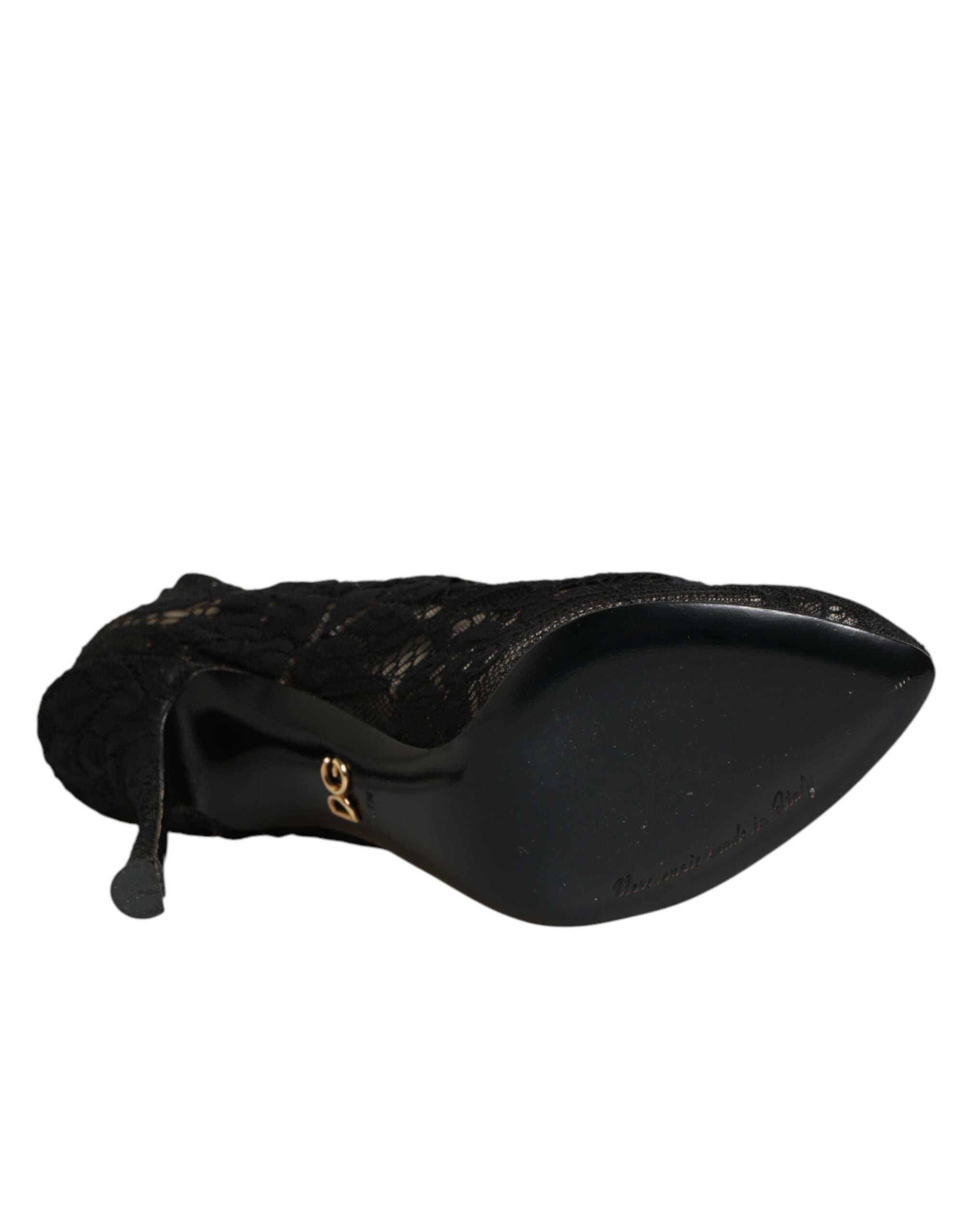 حذاء دولتشي آند غابانا أسود بكعب عالٍ من الدانتيل من تاورمينا وجوارب طويلة وحذاء