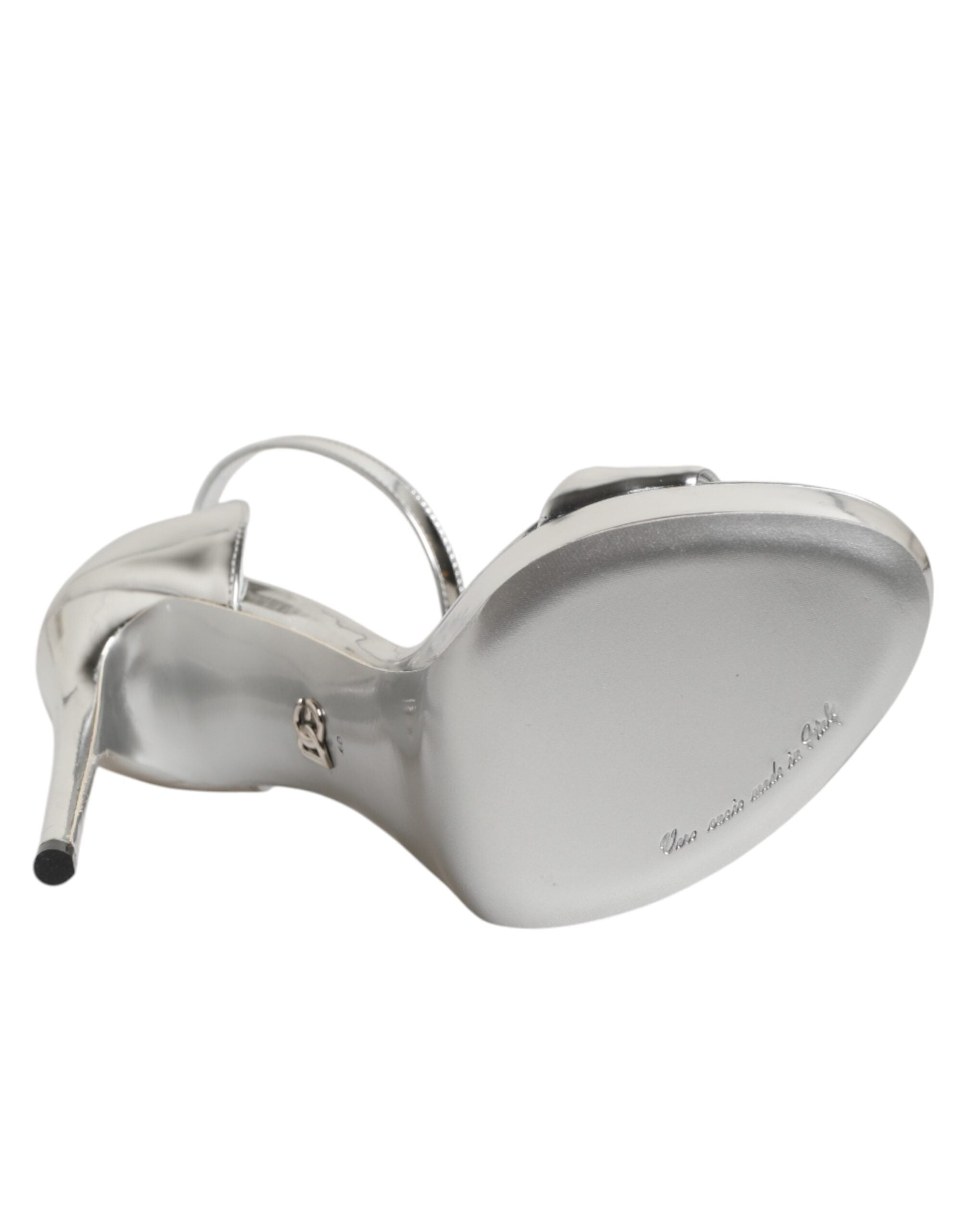 صندل كيرا دولتشي آند غابانا الفضي الجلدي ذو النعل السميك