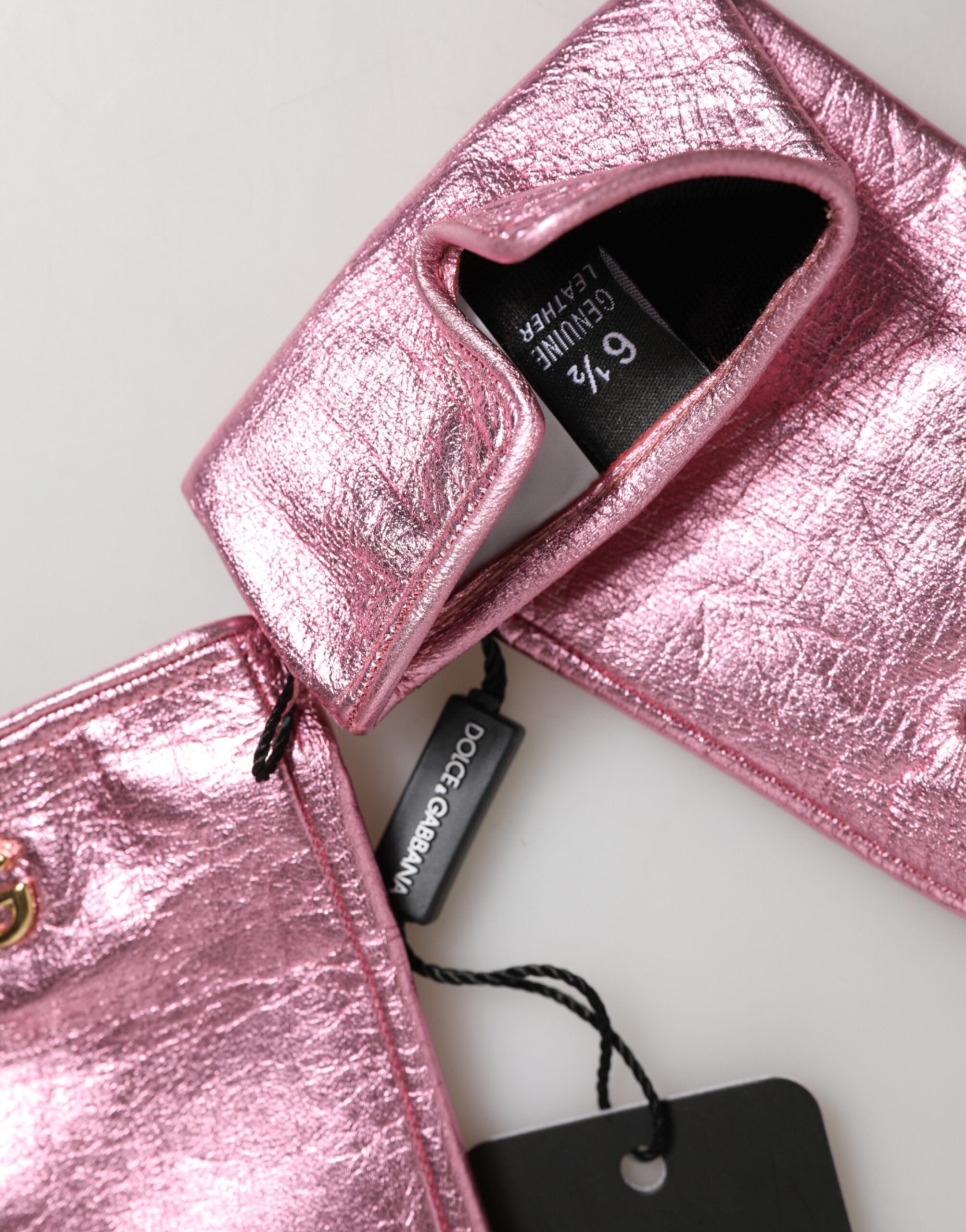 قفازات دولتشي آند غابانا الوردية الجلدية بشعار DG بطول المعصم