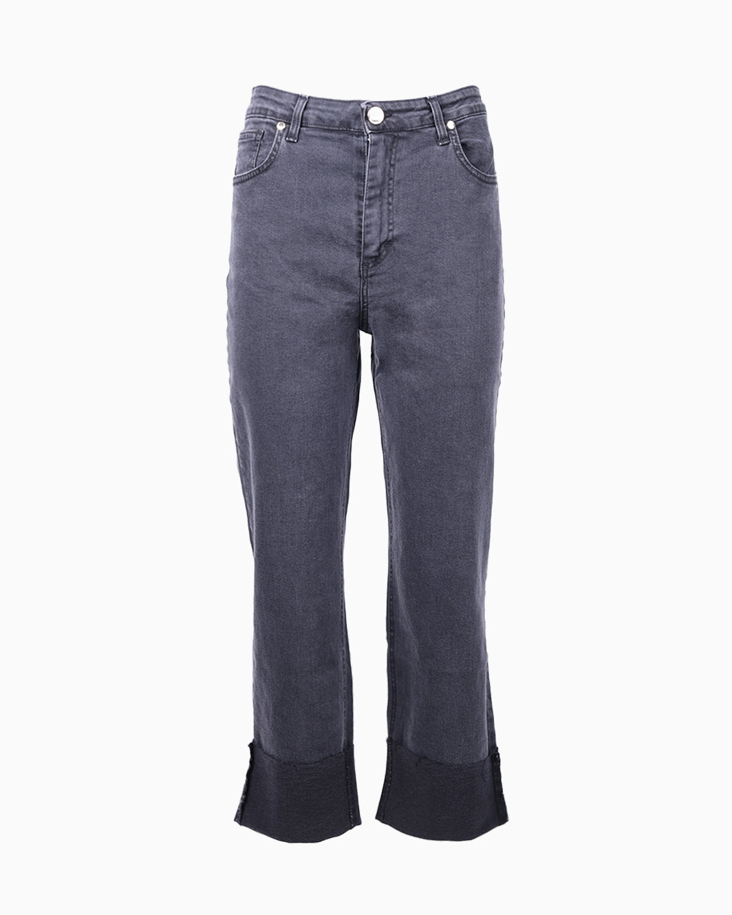 Front view of Siste’s cropped wide hem jeans 