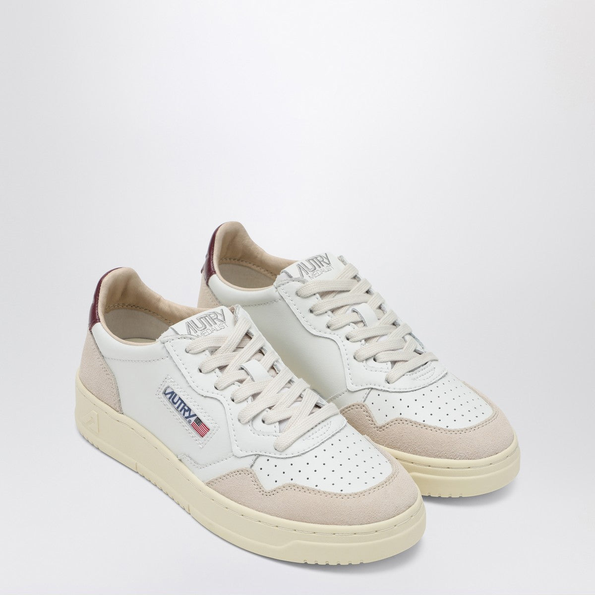Autry AUTRY Medalist sneakers in white/burgundy leather and suede