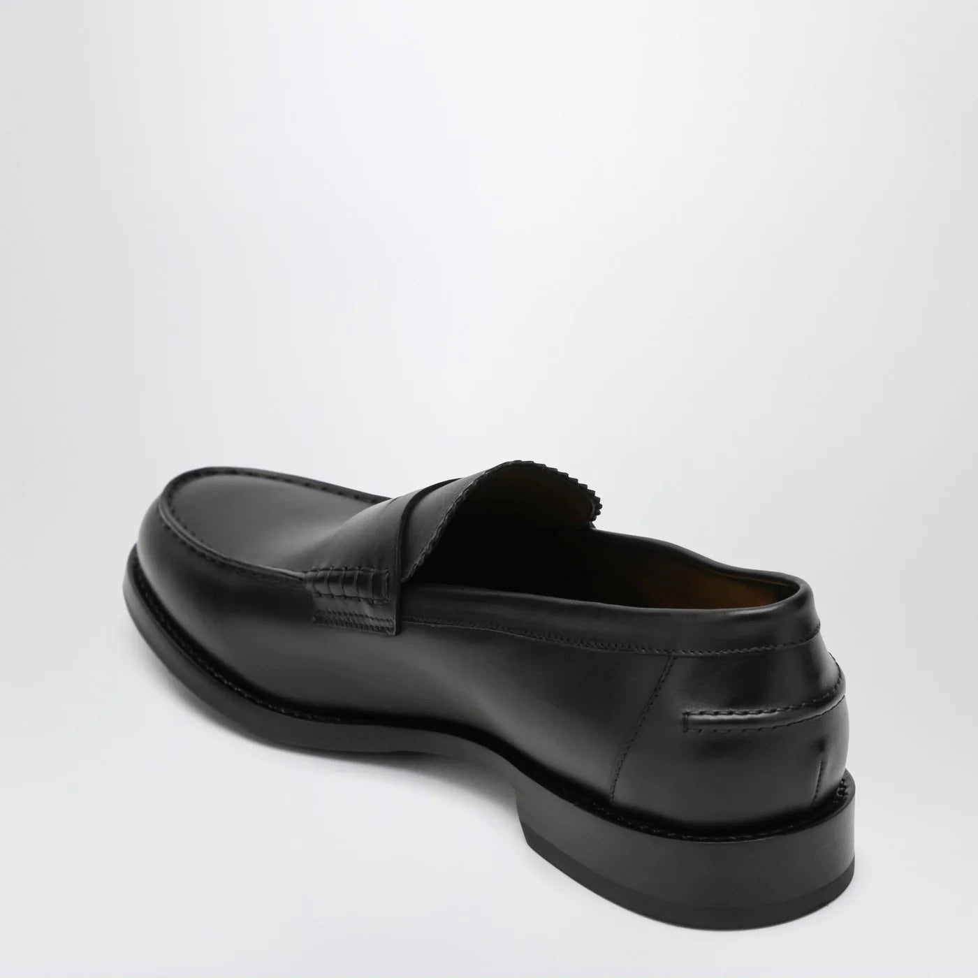 Doucal's Loafers in Black Leather