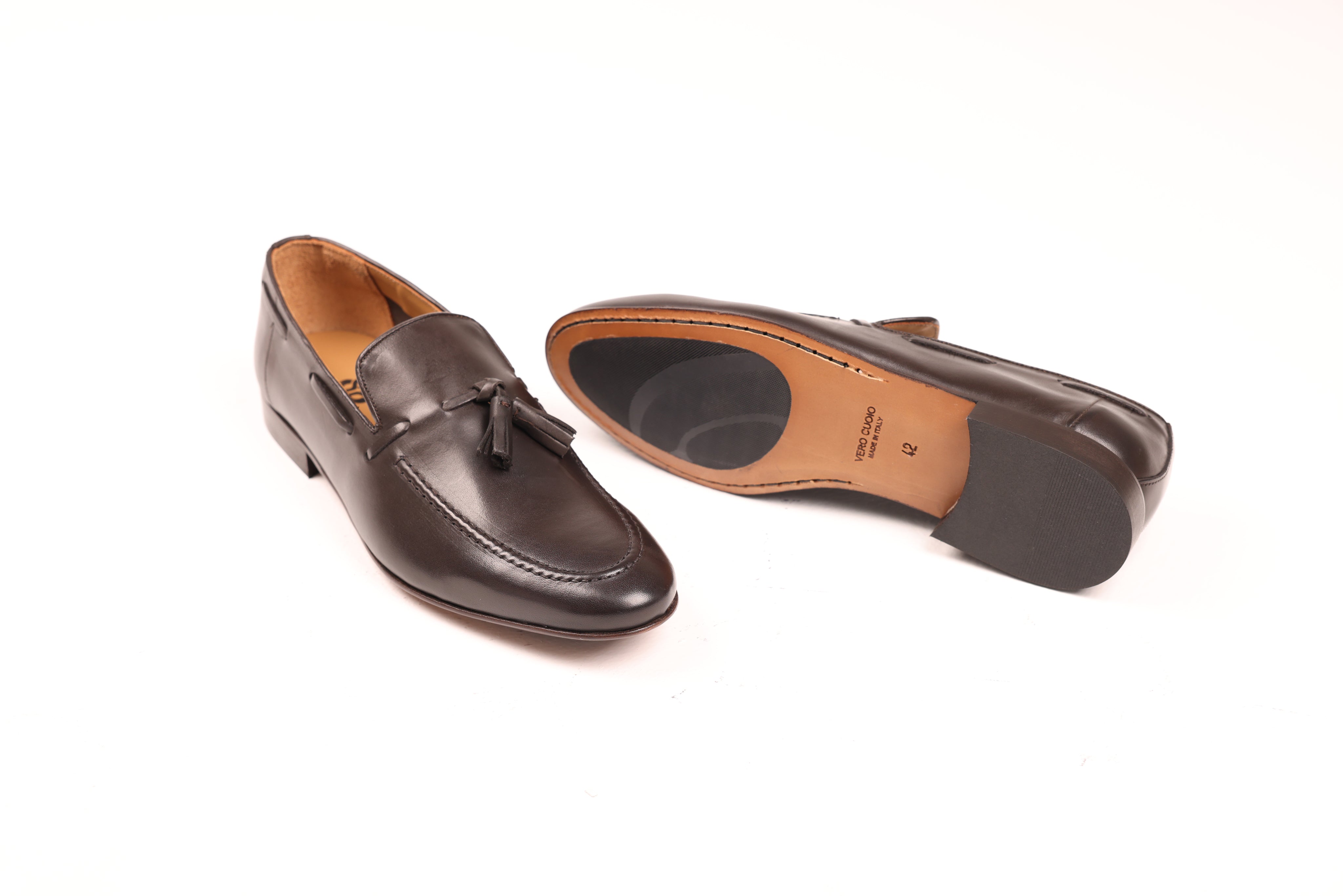 Bardigiani Italian leather tassel loafers angled view