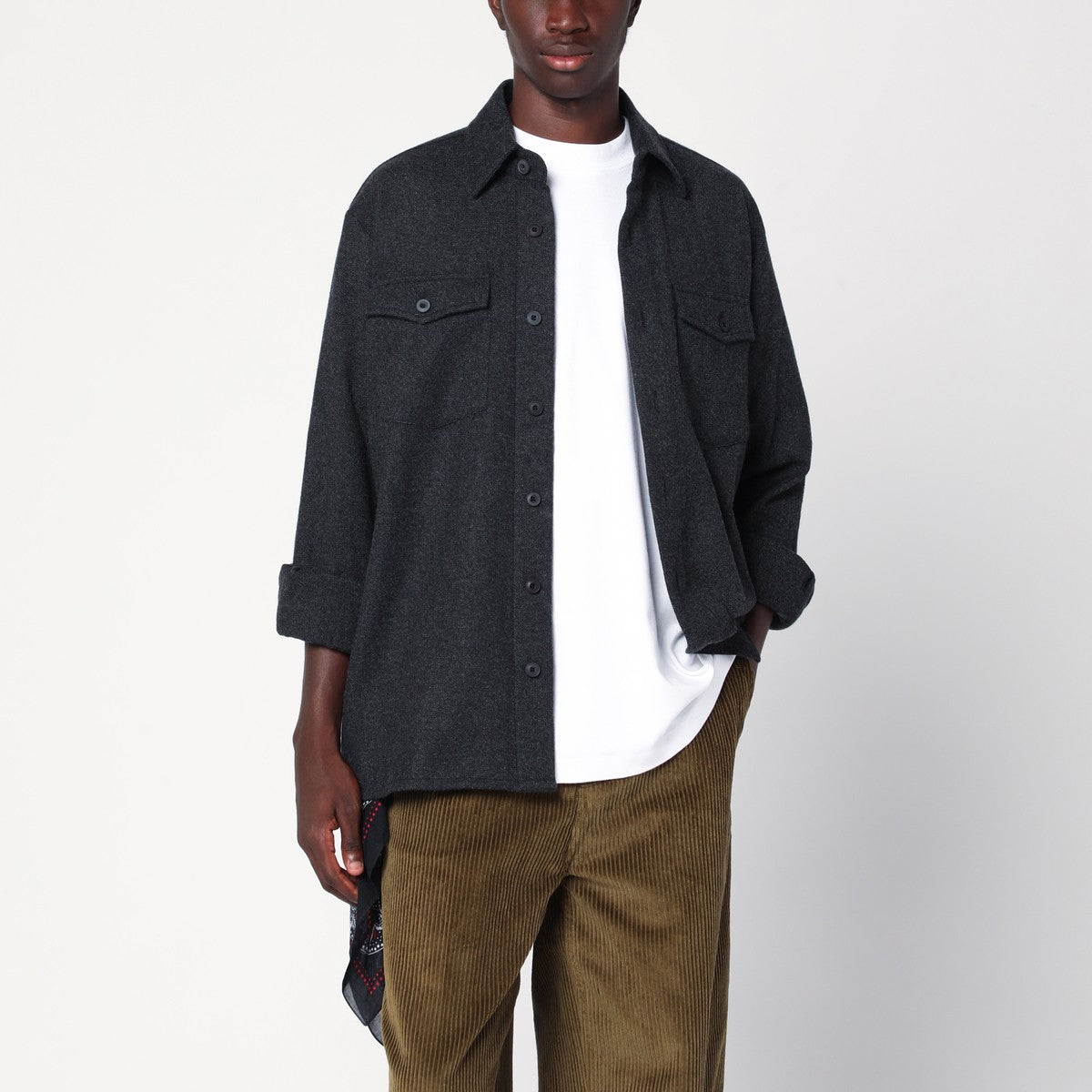 قميص صوف رمادي داكن من ديستين