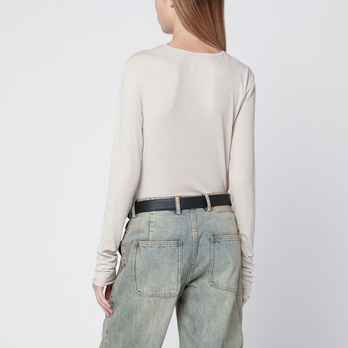 بلوزة بيضاء برقبة دائرية من مزيج القطن من إنتير ستوديوز