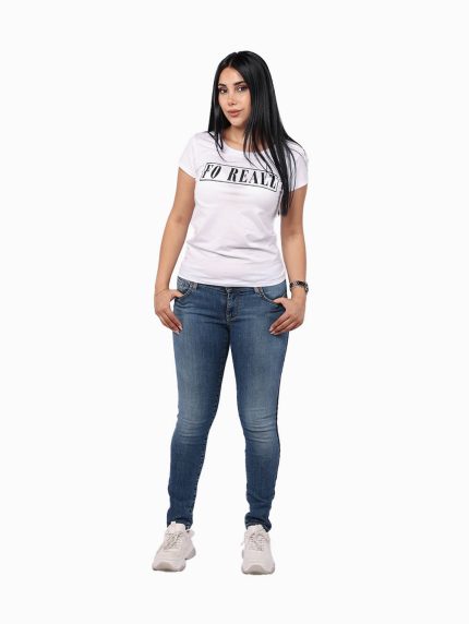 The LIGA DENIM jeans by Reign Italia offer a flattering skinny fit that contours your legs and accentuates your curves. These blue shaded jeans feature a low-rise waist, blending style and comfort for a sleek, modern look. Ideal for casual wear, they're designed to be a versatile addition to your everyday wardrobe.